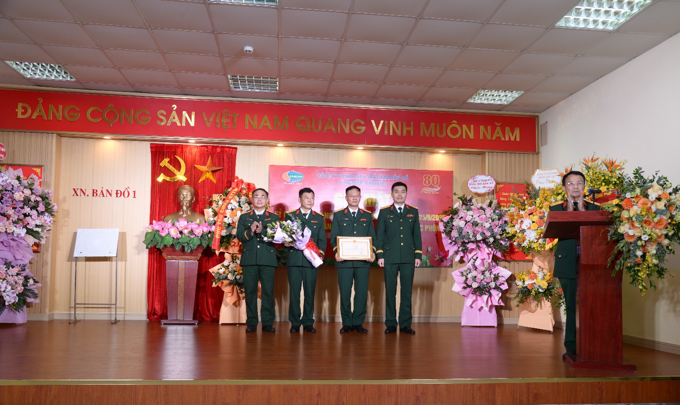 xi-nghiep-ban-do-1-chao-mung-80-nam-ngay-truyen-thong